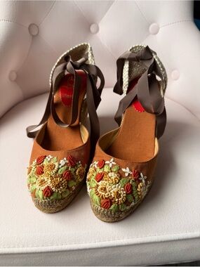 Christian Louboutin Vintage  Espadrille Wedge Heels in Rust. Size 38